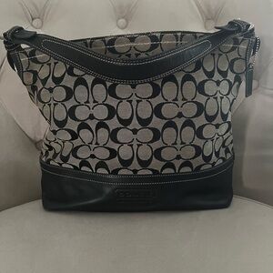 COACH SHOULDER BAG MEDIUM SIGNATURE LEATHER